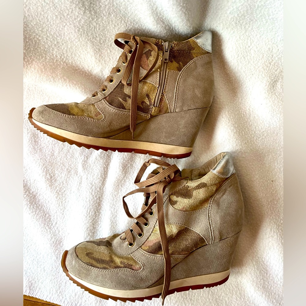 Vintage Tosca Blu metallic suede camo wedge sneaker